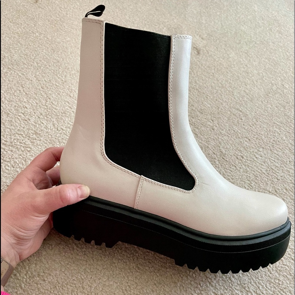 NWOT White Faux Leather Platform Chelsea Boots